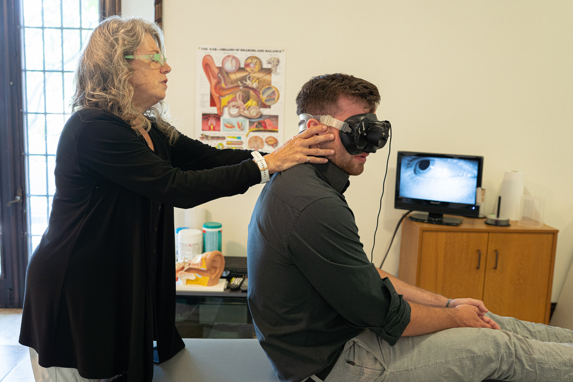 Vestibular treatment using googles